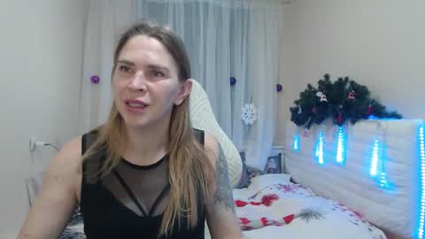 tessadaybreak online show from December 2025 08:02:01 PM