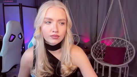 TessaHamilton online show from November 2025 07:58:01 AM