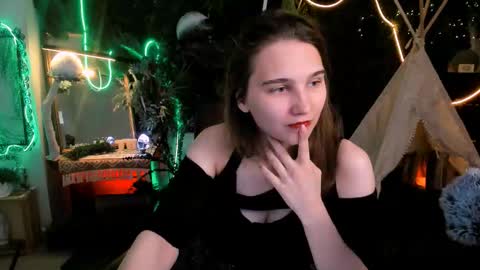 Snapshot of tessamill chatting on September 2025 05:42:01 AM Tessa online show from September 2025 05:42:01 AM