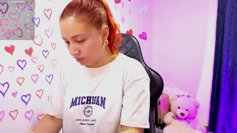 Snapshot of tessawhisnton chatting on April 2026 03:47:01 PM Tessy online show from April 2026 03:47:01 PM