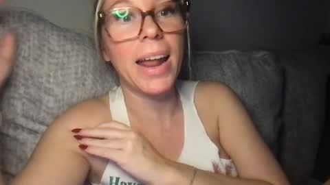 Daphne Summers online show from November 2025 03:49:01 AM