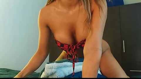 Snapshot of texas_curvykitten chatting on May 2026 09:04:01 AM texas_curvykitten online show from May 2026 09:04:01 AM