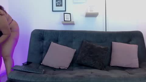 Snapshot of teylor_22cm chatting on December 2024 06:19:01 PM teylor_22cm online show from December 2024 06:19:01 PM