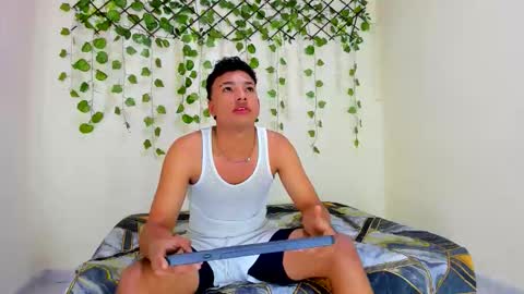 Snapshot of teylor_hot_21cm chatting on April 2026 05:23:01 AM teylor_hot_21cm online show from April 2026 05:23:01 AM