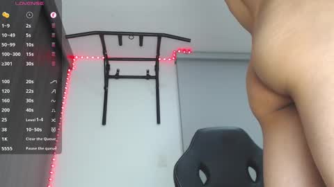 Snapshot of th_russ chatting on January 2025 03:22:01 AM INSTAGRAM Th1rss online show from January 2025 03:22:01 AM