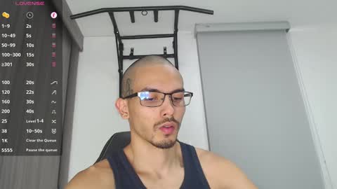 Snapshot of th_russ chatting on February 2025 06:02:01 PM INSTAGRAM Th1rss online show from February 2025 06:02:01 PM