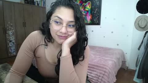 Snapshot of thaliacooper chatting on June 2026 09:52:01 PM online show from June 2026 09:52:01 PM