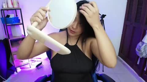 Thaliana0498 online show from May 2026 01:00:01 AM