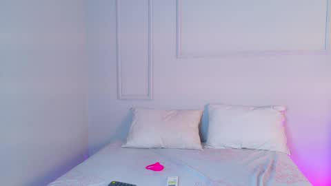 thalianarosse online show from April 2026 03:45:01 AM