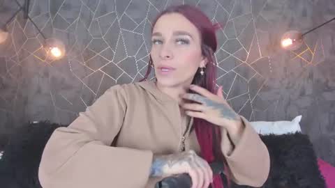 Snapshot of thalira_angels chatting on June 2026 01:04:01 PM THALIRA ANGELS online show from June 2026 01:04:01 PM