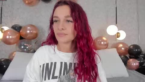 Snapshot of thalira_angels chatting on June 2026 05:36:01 PM THALIRA ANGELS online show from June 2026 05:36:01 PM