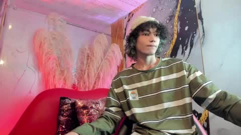 Snapshot of thanier_18 chatting on June 2026 03:41:01 AM thanier_18 online show from June 2026 03:41:01 AM