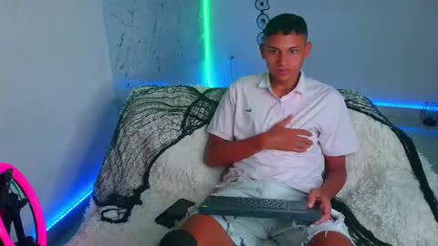 Snapshot of the_crack71 chatting on October 2025 01:53:02 PM Sean OPry online show from October 2025 01:53:02 PM