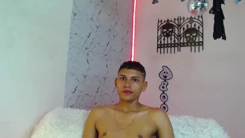 Snapshot of the_crack71 chatting on October 2025 04:45:01 AM Sean OPry online show from October 2025 04:45:01 AM