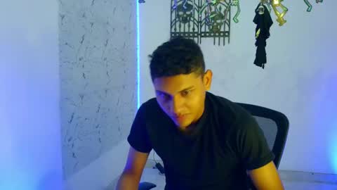 Snapshot of the_crack71 chatting on October 2025 02:23:02 PM Sean OPry online show from October 2025 02:23:02 PM