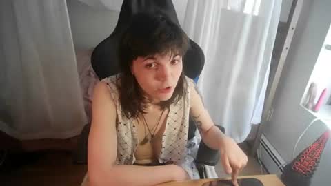 Snapshot of the_dough_nut chatting on July 2026 06:14:02 PM The Dough-Nut online show from July 2026 06:14:02 PM