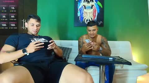 SCOTT  THEO  KAMERON  GENDERSON online show from November 2025 12:55:02 AM