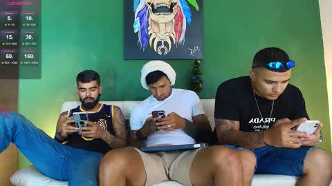 SCOTT  THEO  KAMERON  GENDERSON online show from December 2025 09:41:02 PM