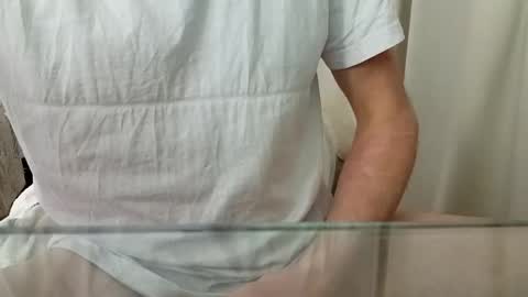 Snapshot of the_hard_baguette chatting on February 2025 09:00:02 AM La Baguette dure online show from February 2025 09:00:02 AM