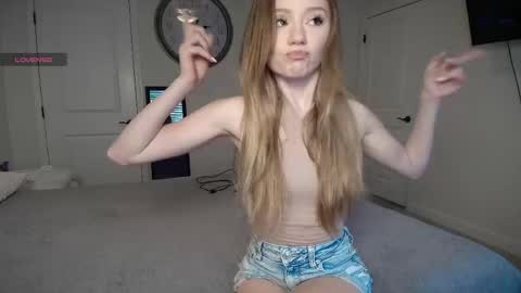 the_hotties online show from April 2026 08:32:01 PM