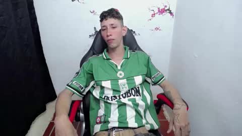 the_latin_boy02 online show from November 2025 01:34:02 PM