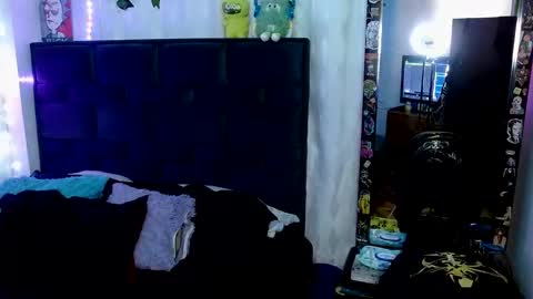 the_lesbian_game online show from March 2026 06:01:01 PM