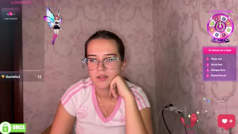 Snapshot of the_princese chatting on October 2025 03:27:01 PM Alice online show from October 2025 03:27:01 PM