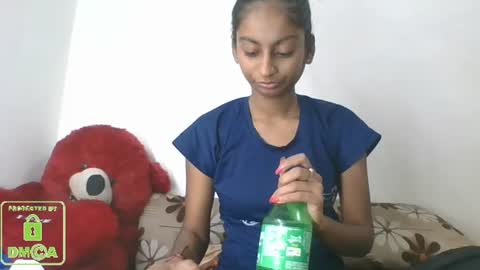 Snapshot of the_right_girl chatting on December 2024 06:20:02 AM Suzan Sexy online show from December 2024 06:20:02 AM