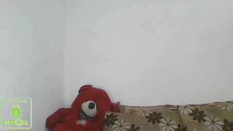 Snapshot of the_right_girl chatting on January 2025 03:45:02 AM Suzan Sexy online show from January 2025 03:45:02 AM