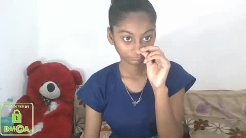 Snapshot of the_right_girl chatting on January 2025 03:30:02 AM Suzan Sexy online show from January 2025 03:30:02 AM