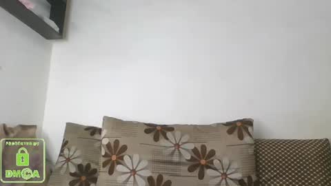 Snapshot of the_right_girl chatting on March 2025 07:16:02 AM Suzan Sexy online show from March 2025 07:16:02 AM