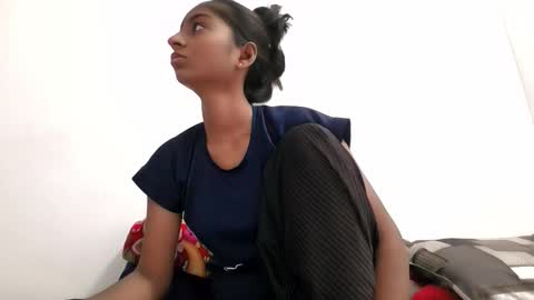 Snapshot of the_right_girl chatting on September 2025 05:19:02 AM Suzan Sexy online show from September 2025 05:19:02 AM