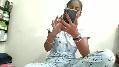 Snapshot of the_right_girl chatting on October 2025 04:13:01 AM Suzan Sexy online show from October 2025 04:13:01 AM