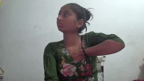 Snapshot of the_right_girl chatting on February 2026 01:38:01 PM Suzan Sexy online show from February 2026 01:38:01 PM