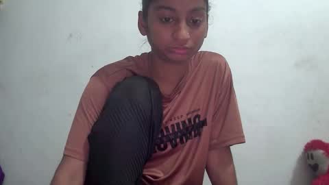 Snapshot of the_right_girl chatting on February 2026 12:21:01 PM Suzan Sexy online show from February 2026 12:21:01 PM