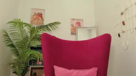 Snapshot of the_virg1n_marie chatting on May 2026 05:35:01 AM The Rosemarie I Wed FriSun 1 AM 9 AM EDT online show from May 2026 05:35:01 AM