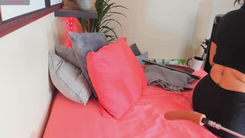 Snapshot of the_widow_kristen chatting on December 2024 08:34:01 PM K R I S T E N online show from December 2024 08:34:01 PM