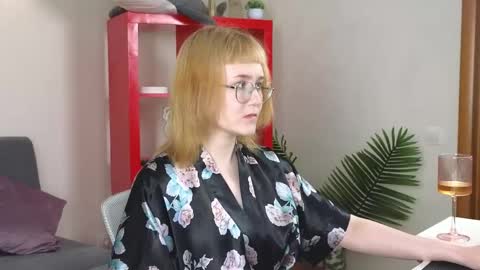 thea_quill online show from May 2026 05:17:02 PM