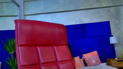 Snapshot of theaglow chatting on April 2026 05:06:01 AM TheaGlow online show from April 2026 05:06:01 AM