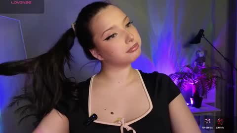 Snapshot of thebbylu chatting on October 2025 11:54:02 AM Lucy online show from October 2025 11:54:02 AM