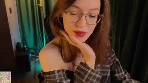 Snapshot of thebeautifulday chatting on February 2026 10:09:01 AM Emma 3 online show from February 2026 10:09:01 AM