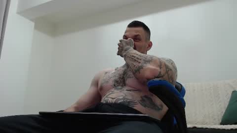 Snapshot of thebestmuscles chatting on June 2026 06:53:02 PM John online show from June 2026 06:53:02 PM