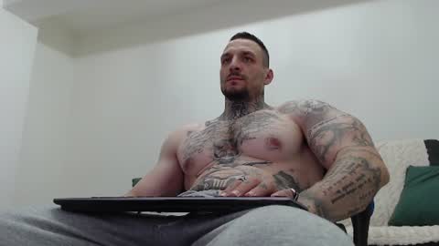Snapshot of thebestmuscles chatting on June 2026 07:07:01 PM John online show from June 2026 07:07:01 PM