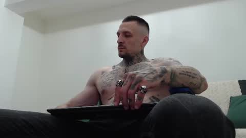 Snapshot of thebestmuscles chatting on June 2026 06:17:01 PM John online show from June 2026 06:17:01 PM