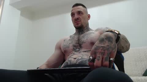 Snapshot of thebestmuscles chatting on June 2026 05:12:02 PM John online show from June 2026 05:12:02 PM