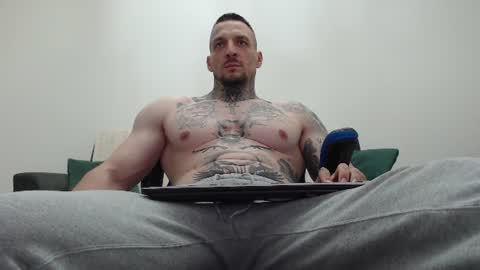 Snapshot of thebestmuscles chatting on June 2026 06:57:02 PM John online show from June 2026 06:57:02 PM