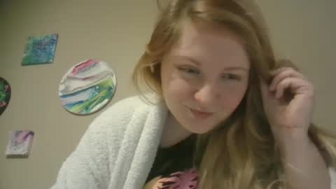 Snapshot of thedancingalien chatting on January 2025 08:21:01 PM Kassandra Grant online show from January 2025 08:21:01 PM