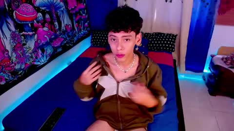 Snapshot of thedoll_ethan chatting on May 2026 02:56:01 PM ethan online show from May 2026 02:56:01 PM
