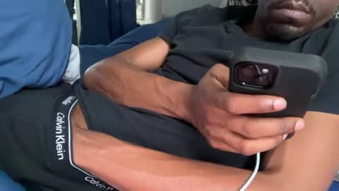 Snapshot of theeshooterr chatting on December 2024 03:17:01 PM theeshooterr online show from December 2024 03:17:01 PM