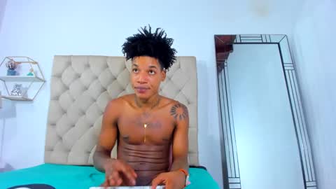Snapshot of thegloryus_ebony chatting on January 2025 09:30:02 AM the gloryus ebony online show from January 2025 09:30:02 AM